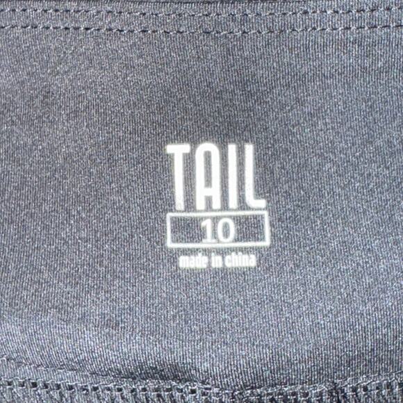 Tail Activewear Mulligan 22" Capri Women's Size 10 Black UPF 50+ Mid Rise - Picture 5 of 6